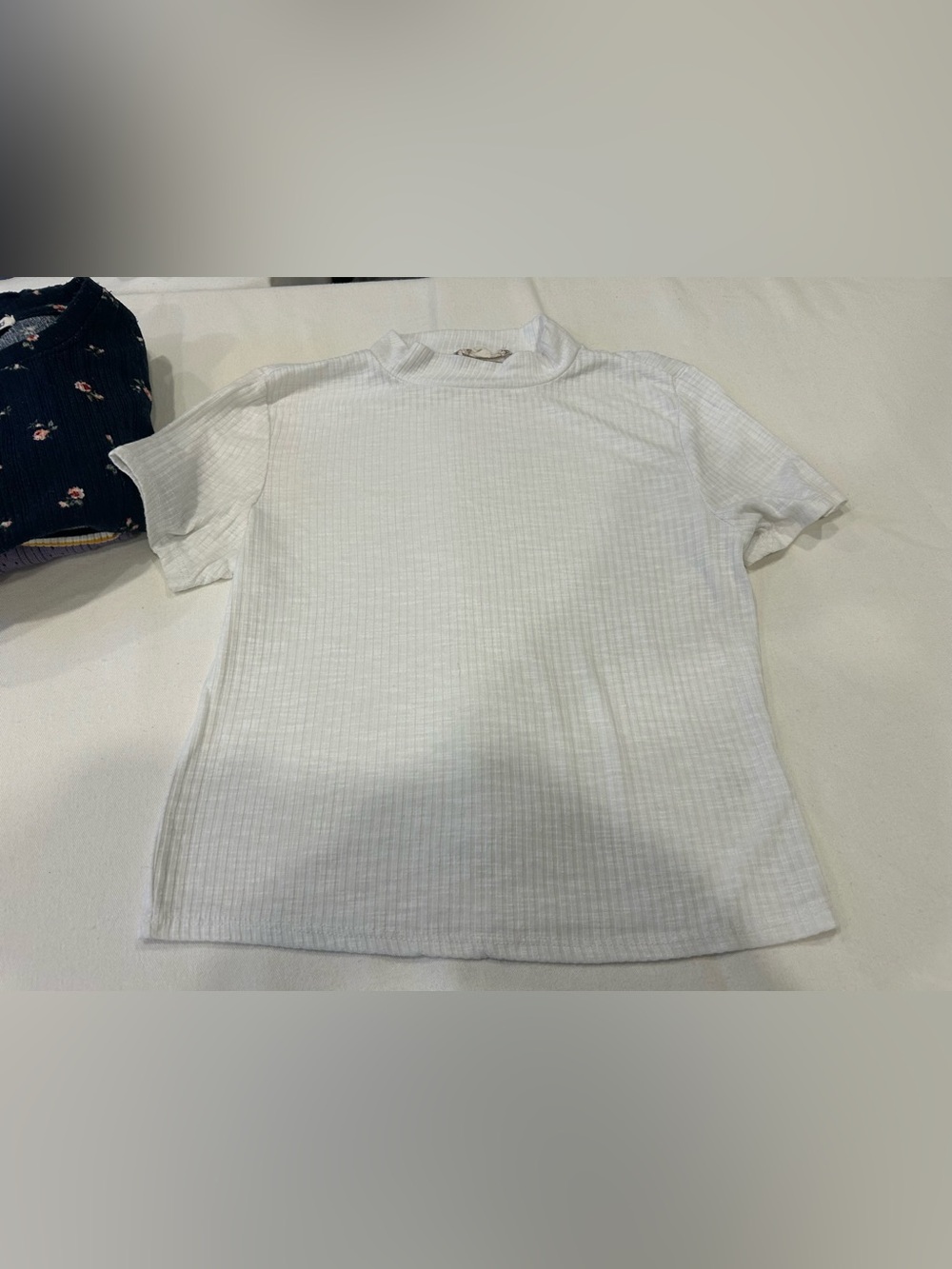 Women’s 5 knit shirt bundle - Picture 10 of 11